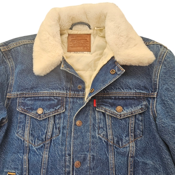 LEVI’S Women's Ex-Boyfriend Faux Fur Trim Denim Trucker Jacket Size S - Picture 14 of 14